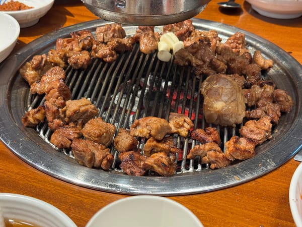 Dwaeji-galbi at Heungbugol in Yangchon-eup, Gimpo